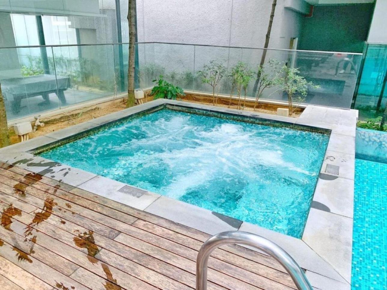 Mercu Summer Suites Klcc By Tasrifa Куала Лумпур Екстериор снимка