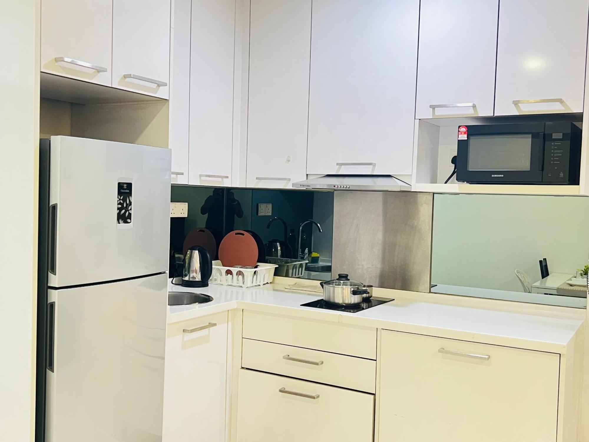 Mercu Summer Suites Klcc By Tasrifa Куала Лумпур Екстериор снимка
