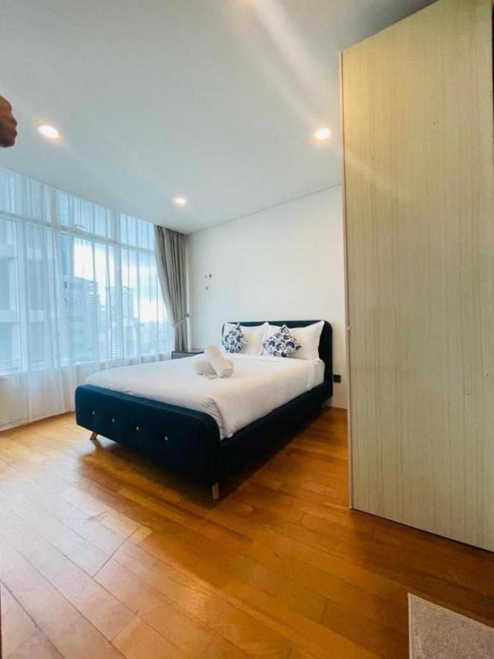 Mercu Summer Suites Klcc By Tasrifa Куала Лумпур Екстериор снимка