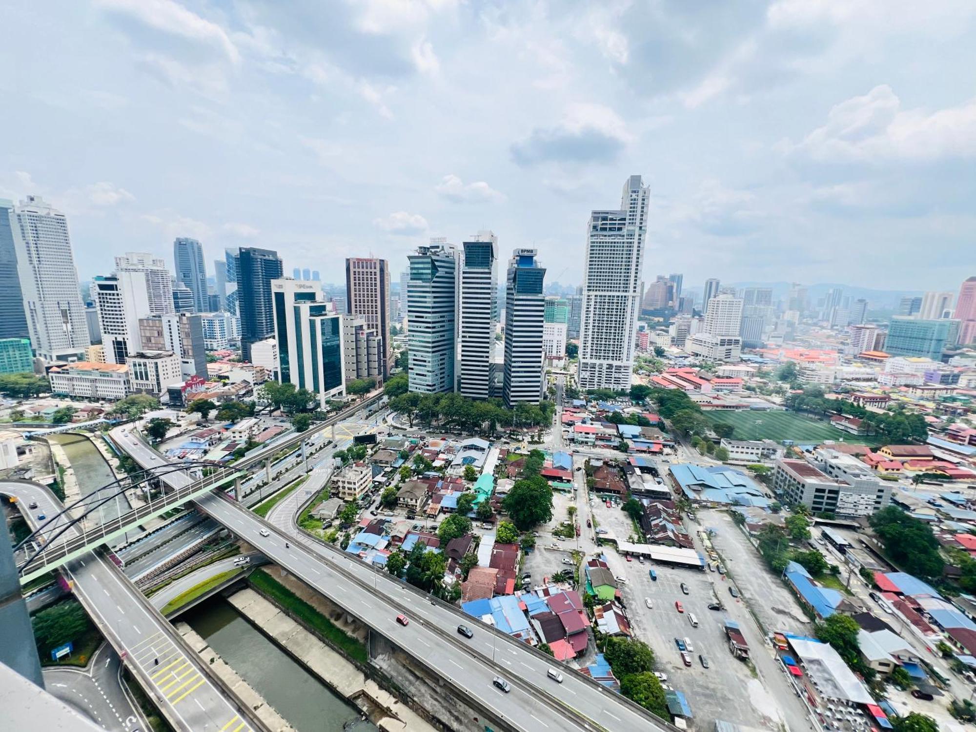 Mercu Summer Suites Klcc By Tasrifa Куала Лумпур Екстериор снимка